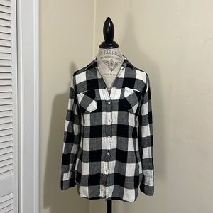 Merona, black and white plaid, size small.